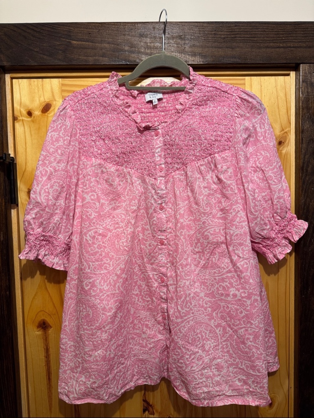 Crown & Ivy button pink paisley top XL